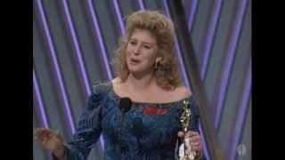 Thelma & Louise Wins Original Screenplay: 1992 Oscars