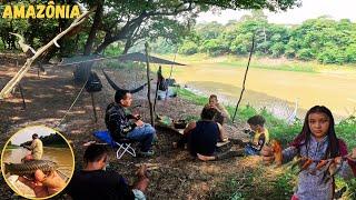 PESCANDO ACAMPANDO Bastante AVES SELVAGEM fizemos peixe assado,cozido em algum lugar da AMAZÔNIA