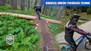 NEW TRAIL! Tschäckie Tschan | Bikepark Brandnertal - full run w/ trailbuilder Raddiesl