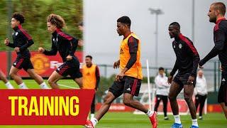 Training | Skills in the rondos and finishing drills | Manchester United