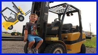 Forklift for kids | Forklift and tractors on the farm