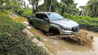 Hilux 4x4 Off Road Water & Mud Extreme Challenge Drive 2020