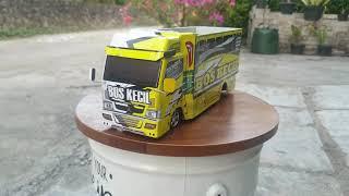 detail miniatur rc truck oleng