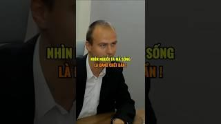 Nhìn người ta mà sống… là đang chết !