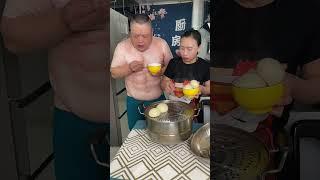 这馒头也太烫了！#搞笑 #搞笑视频 #搞笑段子