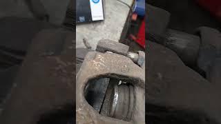 the caliper pin definitely doesn't slide