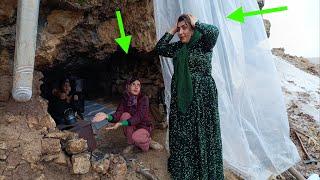  Flood of tears and destruction in the nomads!  Akram's cries in the rain! 