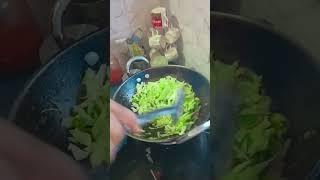 Aaj hamne banaye spicy noodles  🩵#fastfood #recipe #aditi #minivlog
