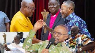 Brèàking: Angry Rev Owusu-Bempah takes the sword from Prez Nana Addo to John Mahama