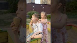 Which one of them is right? filaretiki family #social #shorts