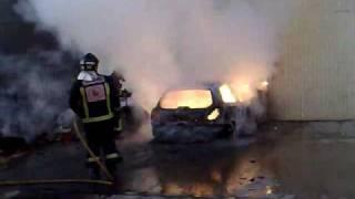 INCENDIO VEHICULO EN LA CARLOTA