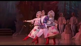 NUTCRACKER - Trepak (Maria Lebedeva, Alisa Petrenko & Maxim Lynda - Mariinsky Ballet)