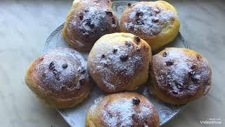 Dadı ile herkesi heyran eden kişmişli bulku resepti. Булочки с изюмом