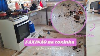 TIREI MUITO LIXO  FAXINÃO COMPLETO NA COZINHA tava podre