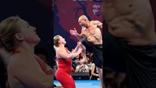 The beauty was attacked by the old man's iron head #qigong #wrestling #kungfu #prowrestling #wushu