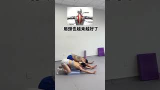 一个动作不跑不跳巨瘦肚子，同时开肩美背锻炼迷人气质瘦肚子瘦腰腹居家锻炼细手臂