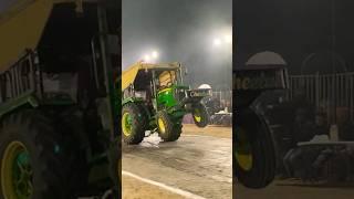 #tractortochan #johndeer vs #johndeer5210 ​⁠@Sran60