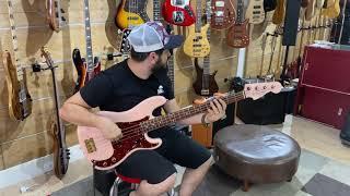 Fender Custom Shop Masterbuilt Precision Bass 59-New Old Stock by Dennis Galuszka ( part I)