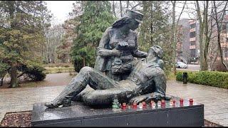 POMNIK SANITARIUSZKI KOŁOBRZEG 2022 - STATUE CORPSMAN KOŁOBRZEG 2022