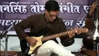 Dhrupad Samaroh Gwalior Ashish Sarvate Playing Dhrupad Style Guitar