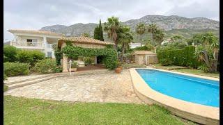 €460,000 - Villa with 4-bedrooms and 4-bathrooms in Denia