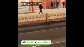 【中国屏蔽的冲塔事件】 冲 #新华门，冲两会记者会讲台…从网络到现实，近日 #冲塔 者越来越多。 #中南海新华门冲塔事件