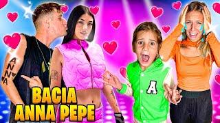 AURORA E LAURA SCOPRE CHE PAPÀ MIKE BADDIE SI È FIDANZATO CON CANTANTE ANNA PEPE E LA BACIA!