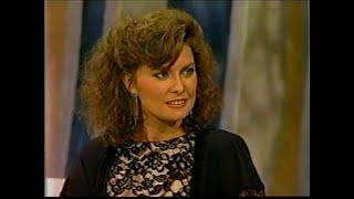 Jane Badler - The Merv Griffin Show (Dec 5, 1984)