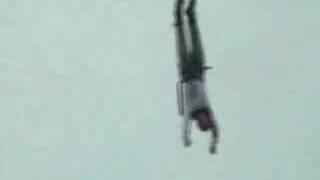 Adrizguegue, Bernouf et Junior saut à l'élastique