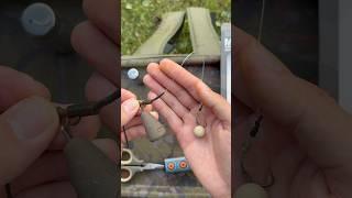 Can’t tie a Ronnie Rig?  Grab this ALL-IN-ONE Lock Spinner 🪝 #carpfishing #fishing #carprigs