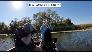 Iain Catches His New PB!!! - Fall Bass Fishing on a Small Lake FULL of Grass!!!