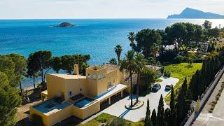 Coastal Elegance: Exquisite Beachfront Villa Tour of a Luxury Real Estate Gem