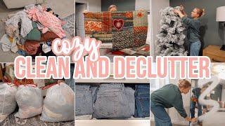 CLEAN AND DECLUTTER // CLEAN WITH ME // STAY AT HOME MOM MOTIVATION // COZY CLEANING // BECKY MOSS