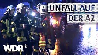 Eingeklemmte Person auf Autobahn | S01/E05 | Feuer & Flamme | WDR