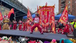 Lionman 1 Performs The Green Dragon Crescent Moon Blade, The Green Dragon Guan Dao- 青龍關刀, 温館洪拳