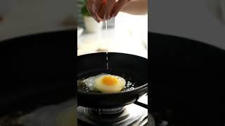 The Secret to a Perfectly Round Egg!