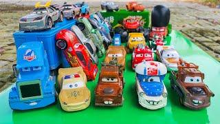 Looking for Disney Pixar Cars On the Rocky Road : Lightning Mcqueen, Cruz Ramirez, Francesco, Storm