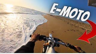 DE MOTO NA PRAIA !