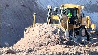 SUCCESSFUL HEAVY EQUIPMENT OPERATORS are able to multitask by running various pieces of equipment.