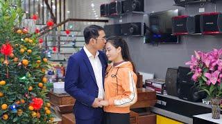Young Girl: Lisa Decides to Celebrate a Warm Lunar New Year with a Kind and Wealthy CEO