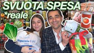 svuota spesa con papà  *adora fare la spesa