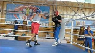 Архивное видео. Oleg Saitov sparring with Sven. Олег Саитов спарринг со шведским боксером.