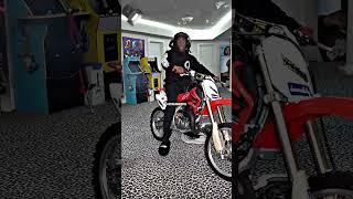 KAI CENAT CRASHES DIRTBIKE LIVE!