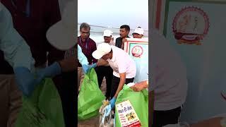 Cleaning Porbandar Beach on Gandhi Jayanti with #MYBharat Youth & PM Modi's #swacchbharatabhiyan