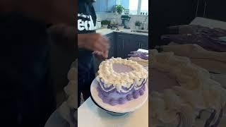 Pipe with me. #cake #buttercream