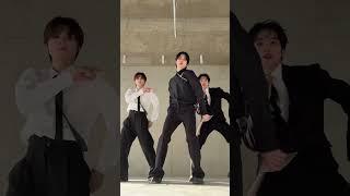 Go Crazy #POW #파우 #YORCH #요치 #DONGYEON #동연 #HONG #홍 #GRID #그리드