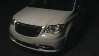 2013 Chrysler Town & Country Exhaust sound