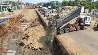 Huge Rock Loading Fail Dump Trucks Clear Of Build Foundation Rad With Skills Work Dozer Komatsu D4C