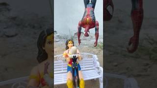 Spiderman vs Spider Gwen vs Spidey | Papa one love | Marvel Toys
