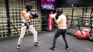 LIGHTWEIGHT BOXING SPARRING (BEGINNERS)